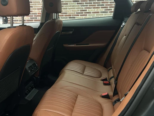 Jaguar F-PACE - Afbeelding 21 van 30