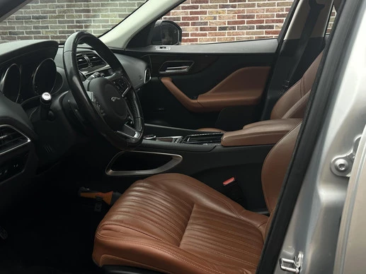 Jaguar F-PACE - Afbeelding 23 van 30