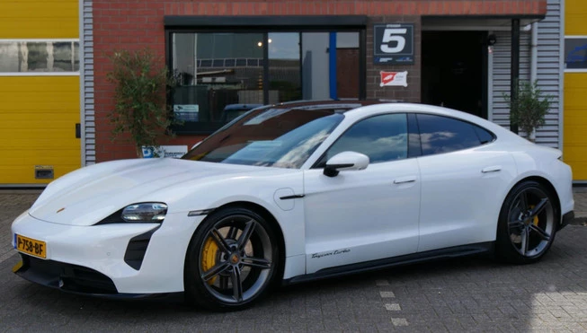 Porsche Taycan - Afbeelding 3 van 27