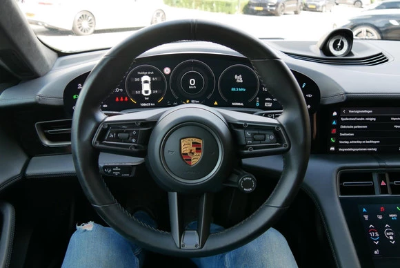 Porsche Taycan - Afbeelding 16 van 27