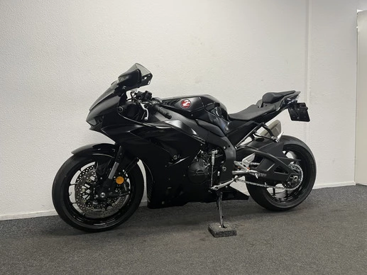 Honda CBR 1000 RR - Afbeelding 14 van 22