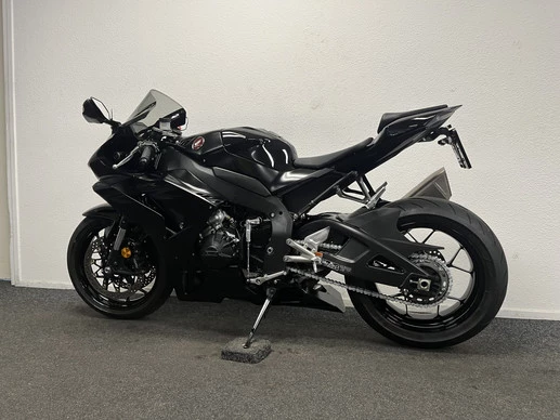 Honda CBR 1000 RR - Afbeelding 15 van 22