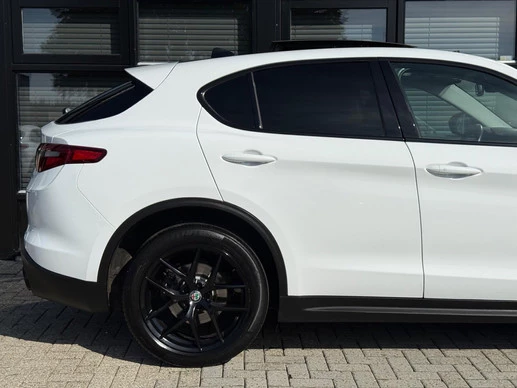 Alfa Romeo Stelvio - Afbeelding 23 van 30