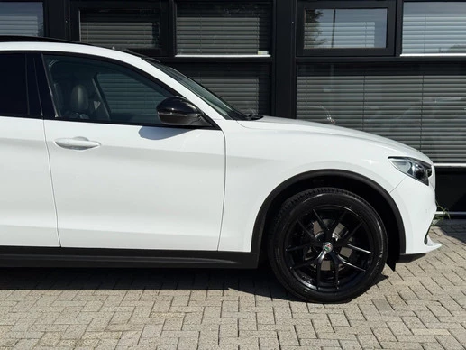 Alfa Romeo Stelvio - Afbeelding 25 van 30