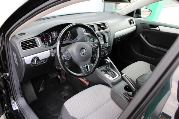 Volkswagen Jetta - Afbeelding 13 van 30