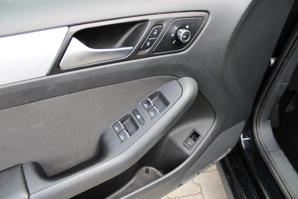 Volkswagen Jetta - Afbeelding 17 van 30