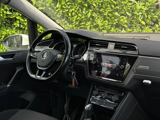 Volkswagen Touran - Afbeelding 22 van 30