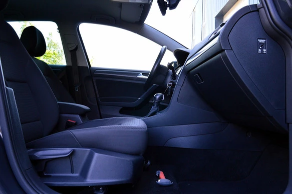 Volkswagen e-Golf - Afbeelding 14 van 30
