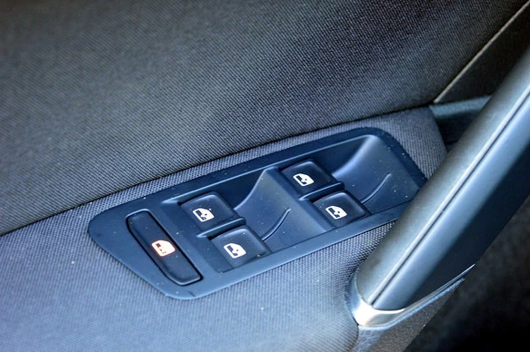 Volkswagen e-Golf - Afbeelding 23 van 30