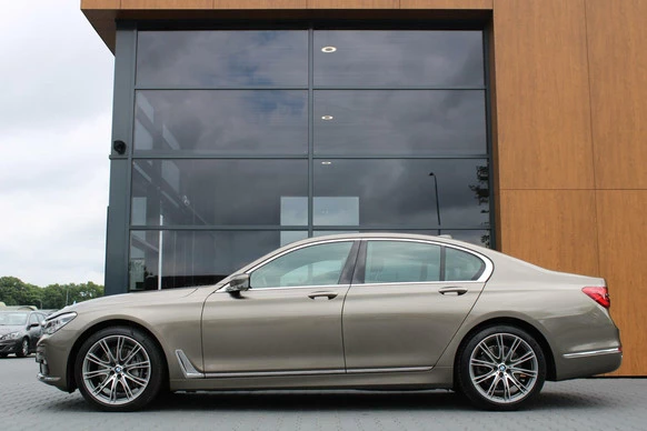 BMW 7 Serie - Afbeelding 2 van 30