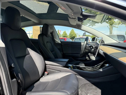 Tesla Model 3 - Afbeelding 7 van 30