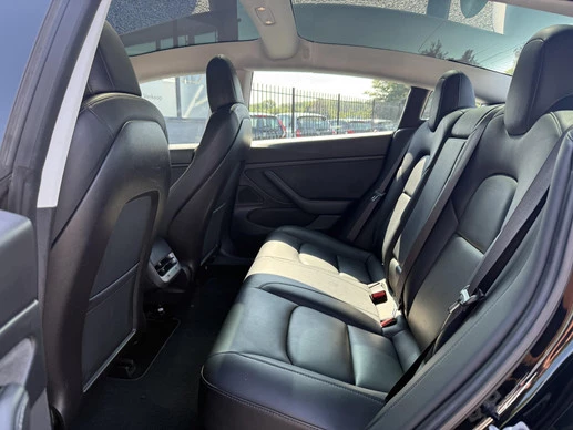Tesla Model 3 - Afbeelding 8 van 30