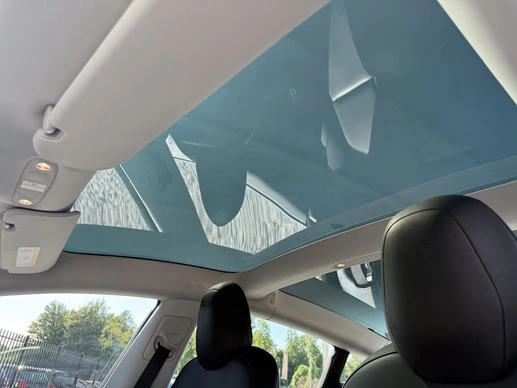 Tesla Model 3 - Afbeelding 18 van 30