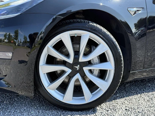 Tesla Model 3 - Afbeelding 19 van 30