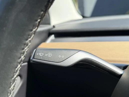 Tesla Model 3 - Afbeelding 21 van 30