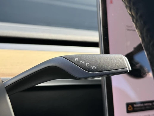 Tesla Model 3 - Afbeelding 22 van 30