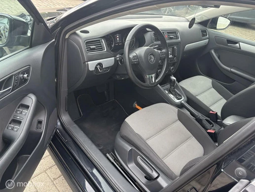 Volkswagen Jetta - Afbeelding 23 van 30