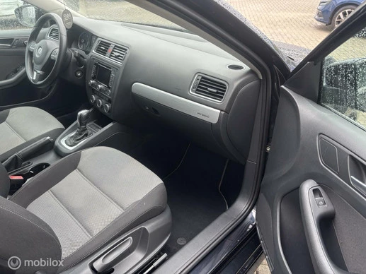 Volkswagen Jetta - Afbeelding 24 van 30