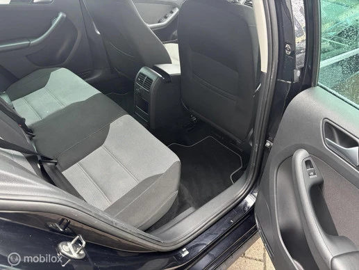 Volkswagen Jetta - Afbeelding 25 van 30