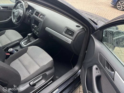 Volkswagen Jetta - Afbeelding 26 van 30