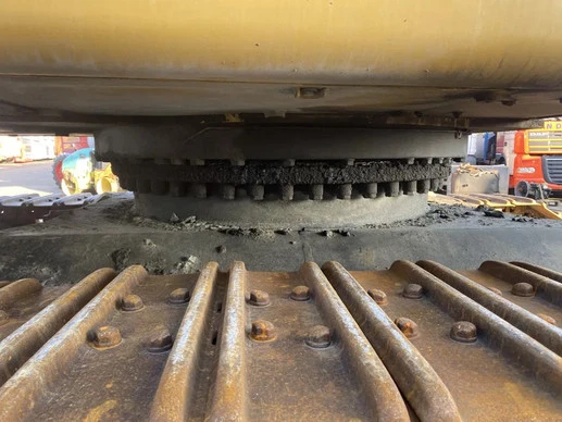 Caterpillar  - Afbeelding 12 van 19