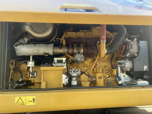 Caterpillar  - Afbeelding 22 van 28