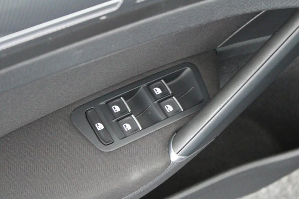 Volkswagen Golf - Afbeelding 17 van 30