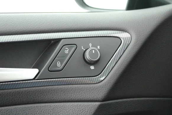 Volkswagen Golf - Afbeelding 18 van 30