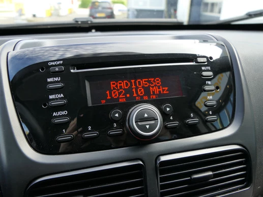 Opel Combo - Afbeelding 18 van 24