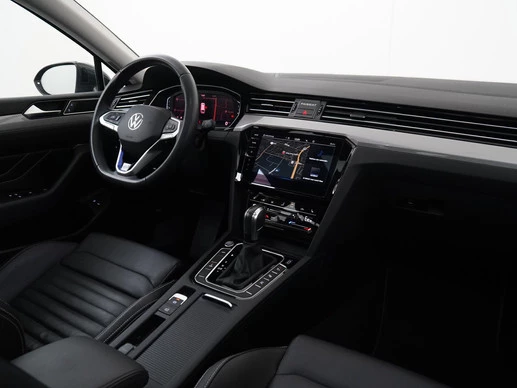 Volkswagen Passat - Afbeelding 2 van 30