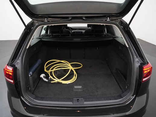 Volkswagen Passat - Afbeelding 28 van 30