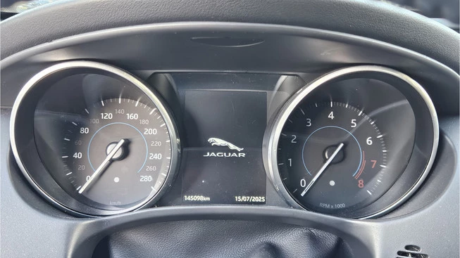 Jaguar XE - Afbeelding 14 van 21