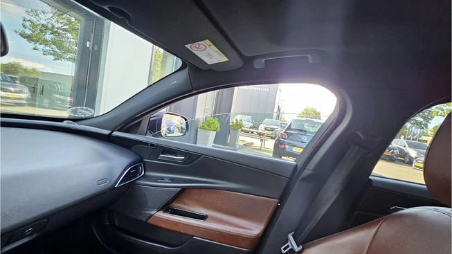 Jaguar XE - Afbeelding 21 van 21