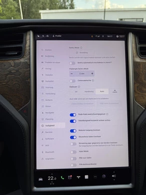Tesla Model S - Afbeelding 16 van 30