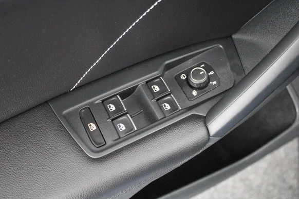 Volkswagen Tiguan - Afbeelding 18 van 30