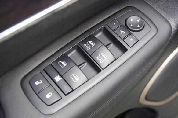 Jeep Grand Cherokee - Afbeelding 23 van 30