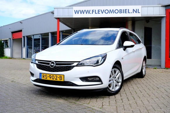 Opel Astra - Afbeelding 1 van 30