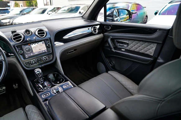 Bentley Bentayga - Afbeelding 27 van 30