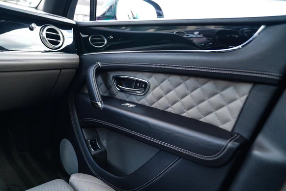Bentley Bentayga - Afbeelding 28 van 30