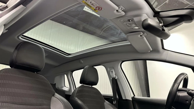 Peugeot 2008 - Afbeelding 13 van 30