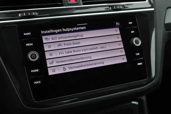 Volkswagen Tiguan - Afbeelding 27 van 30