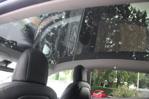 Tesla Model Y - Afbeelding 9 van 19