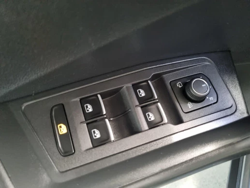 Volkswagen T-Roc - Afbeelding 19 van 30