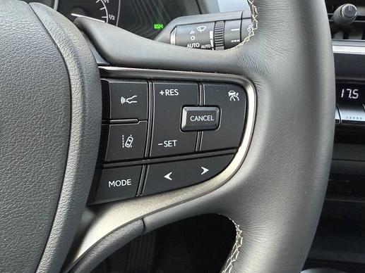 Lexus UX - Afbeelding 18 van 30