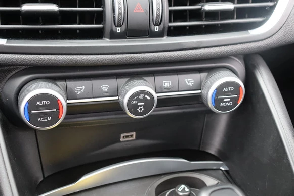 Alfa Romeo Giulia - Afbeelding 15 van 30