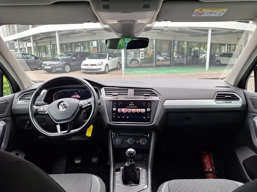 Volkswagen Tiguan - Afbeelding 13 van 30