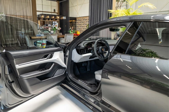 Porsche Taycan - Afbeelding 14 van 30