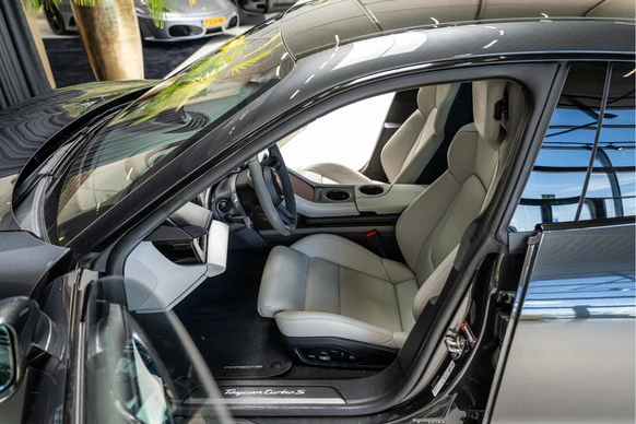 Porsche Taycan - Afbeelding 15 van 30