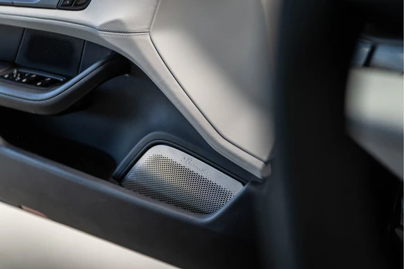 Porsche Taycan - Afbeelding 19 van 30