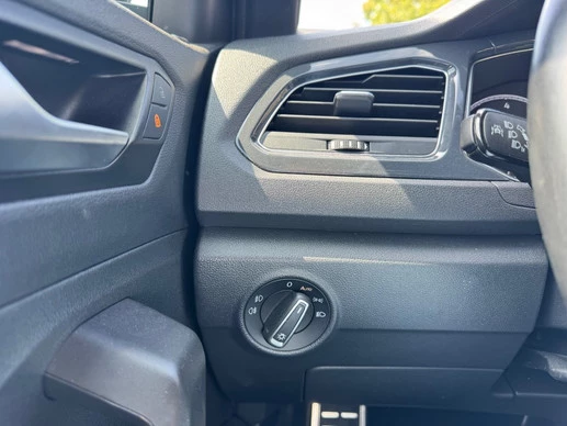 Volkswagen T-Roc - Afbeelding 27 van 30